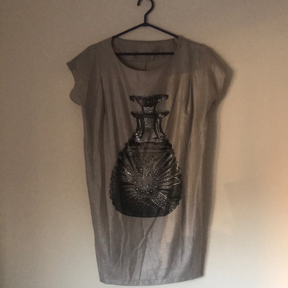 Gray short sleeve top